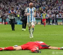 欧博-巴伦西亚门将表现出色,帮助球队守住胜利场