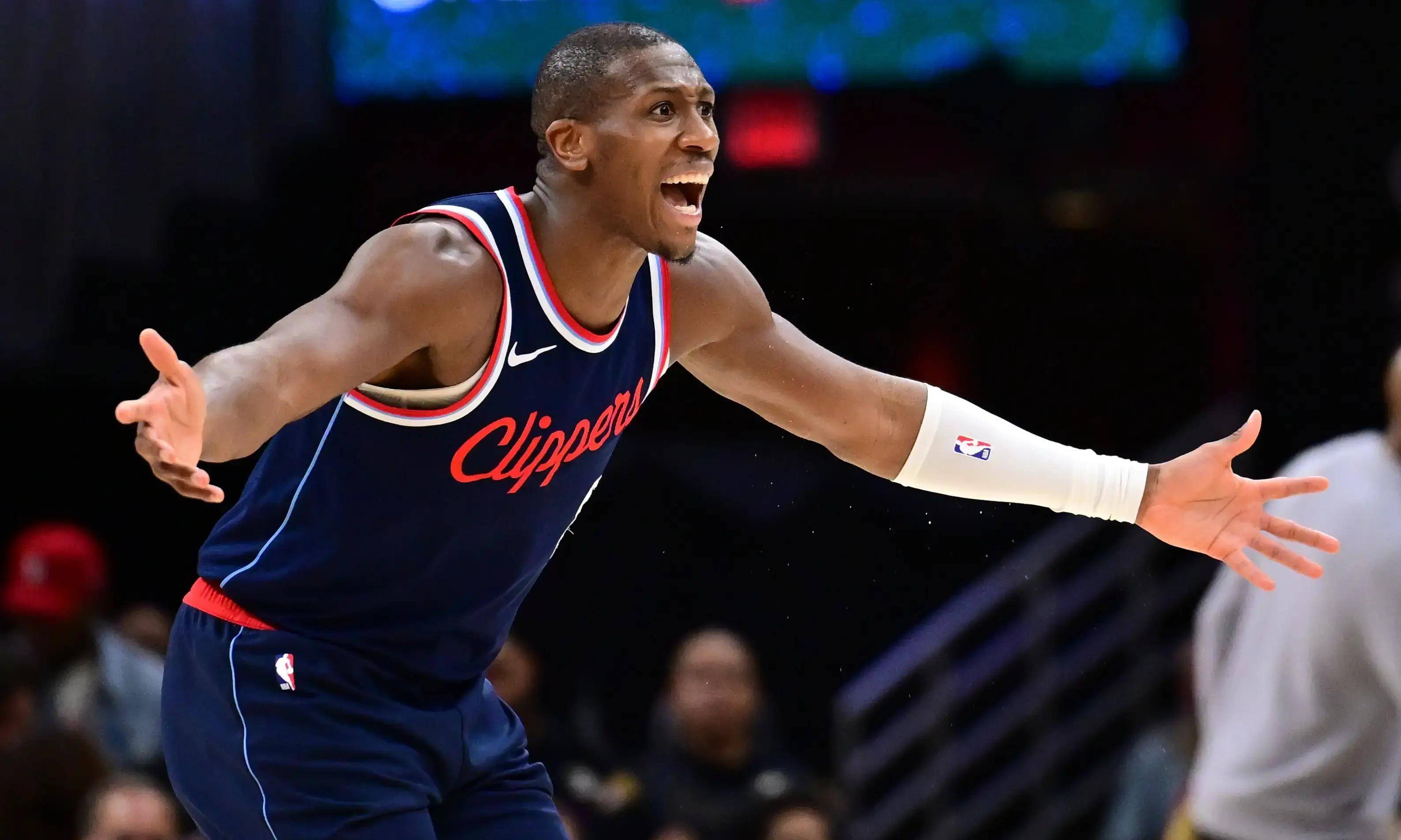 nba季前赛尼克斯对活塞